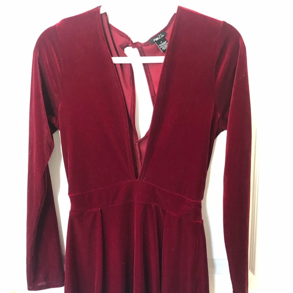 HOST PICK! ❤️💃🏾Red velvet Romper Rue 21 M - Picture 4 of 6